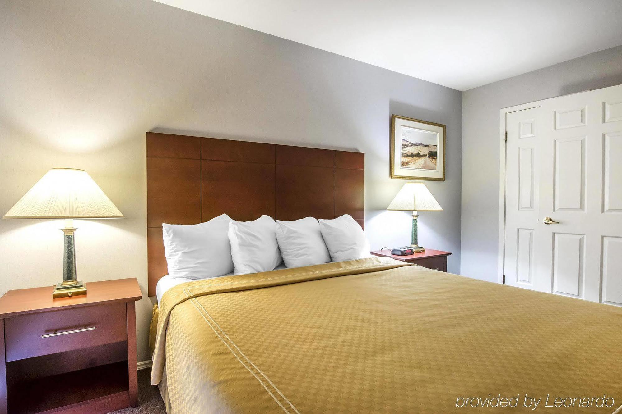 Syracuse Inn And Suites Экстерьер фото